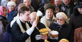 Освящение яиц и куличей проходит во всех храмах Хабаровска РИА АmurMedia